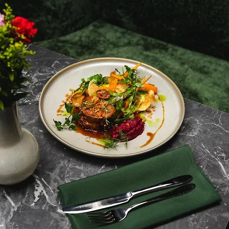 Focus Premium Отель 4*