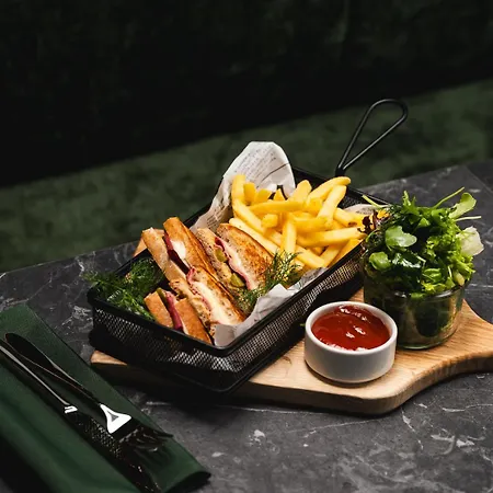 Отель Focus Premium