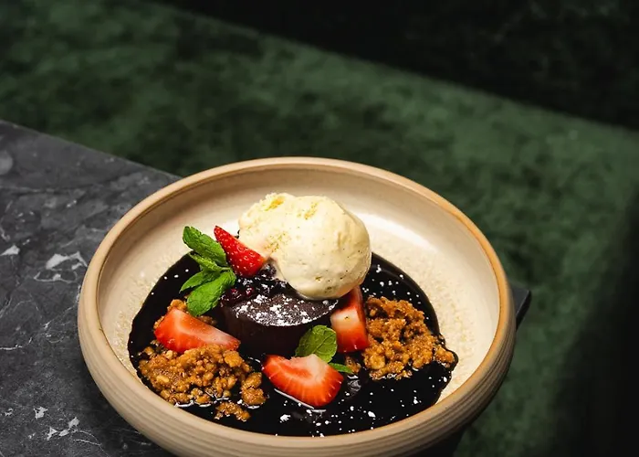 Focus Premium فندق 4*