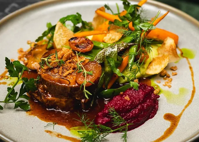 Focus Premium فندق فروتسواف