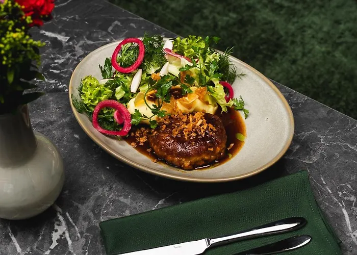 Focus Premium فندق فروتسواف