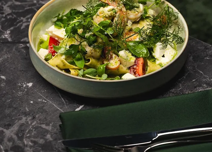 فندق Focus Premium 4*